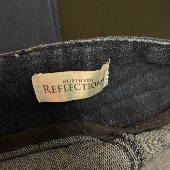 4/$20 Northern Reflections Straight Leg Ankle Jeans - Picture 3 of 5